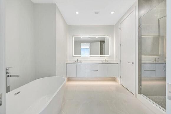 220 Lake Shore Drive 2105 photo 11