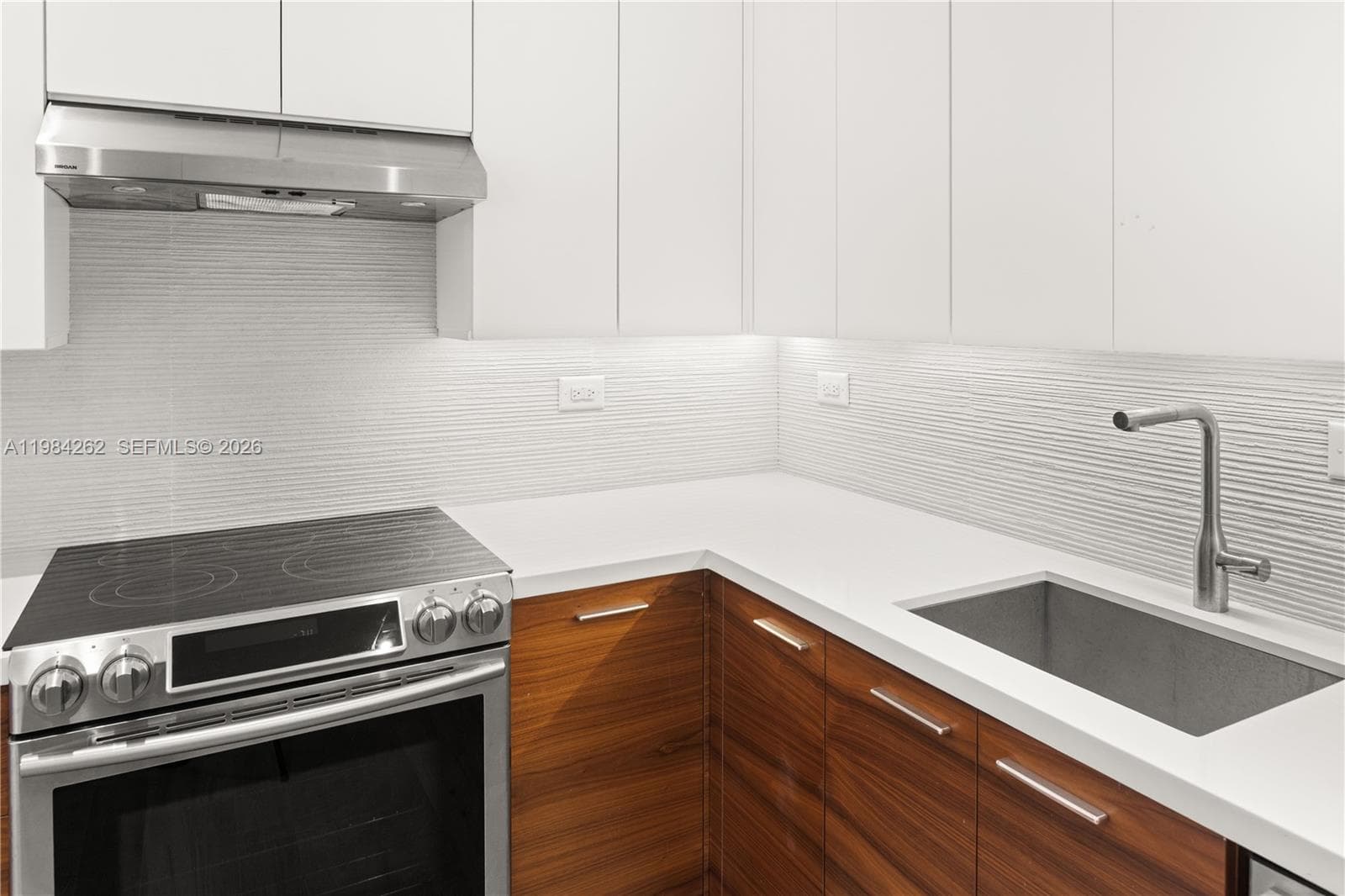 5555 Collins Ave 17J photo 5