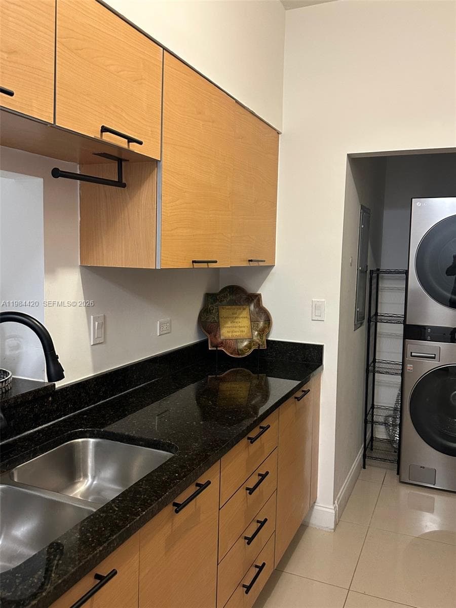 31 SE 5th St 3916 photo 22