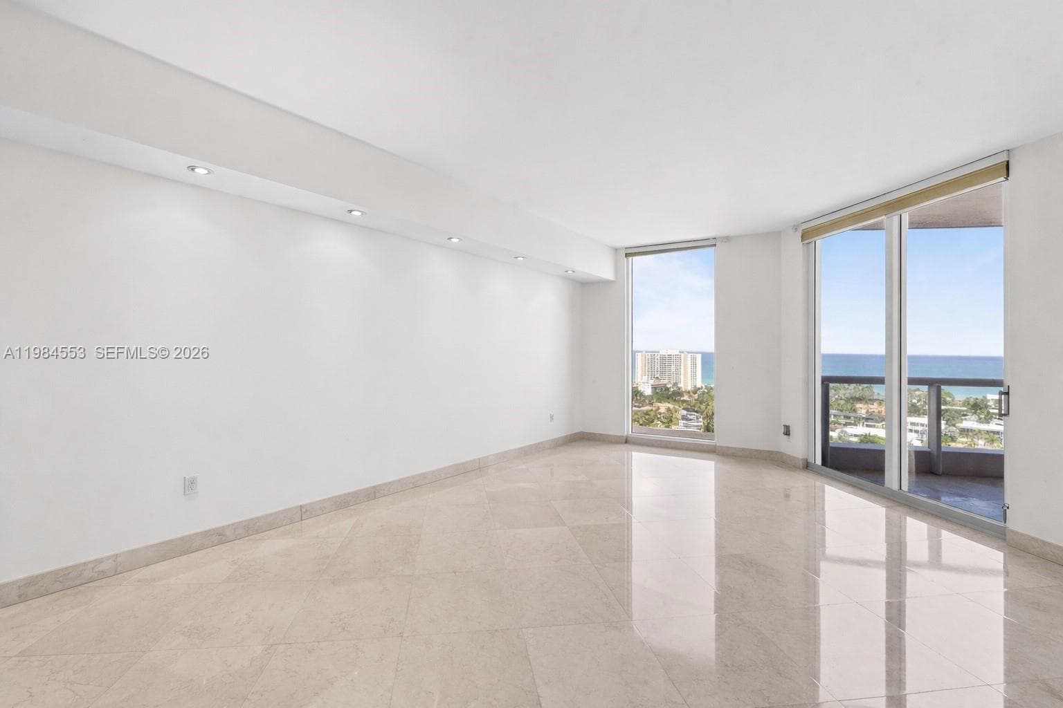 21200 Point Pl 1901 photo 24