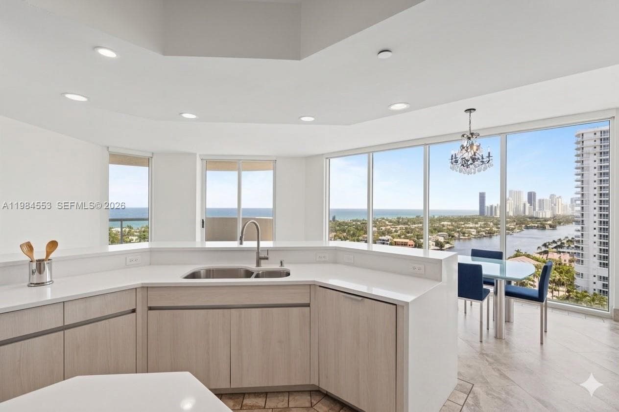 21200 Point Pl 1901 photo 15