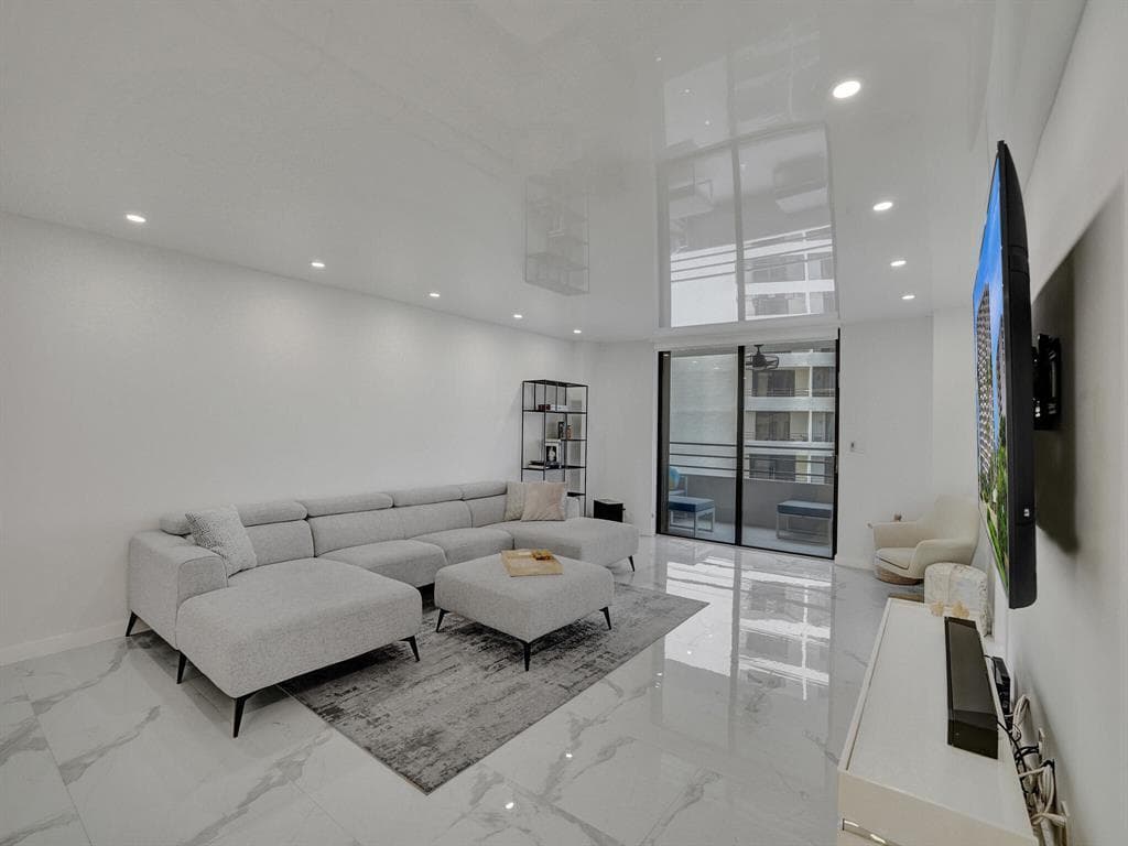 2500 Parkview Drive 1112 photo 10