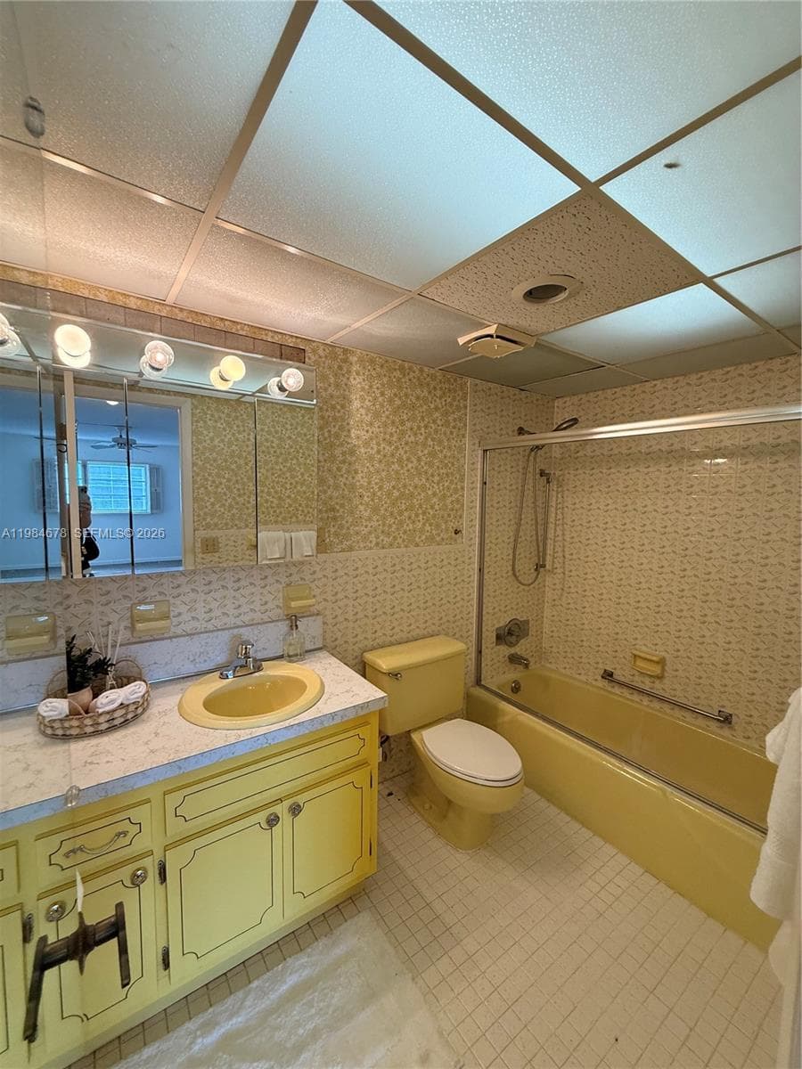 3860 NE 170th St 304 photo 20