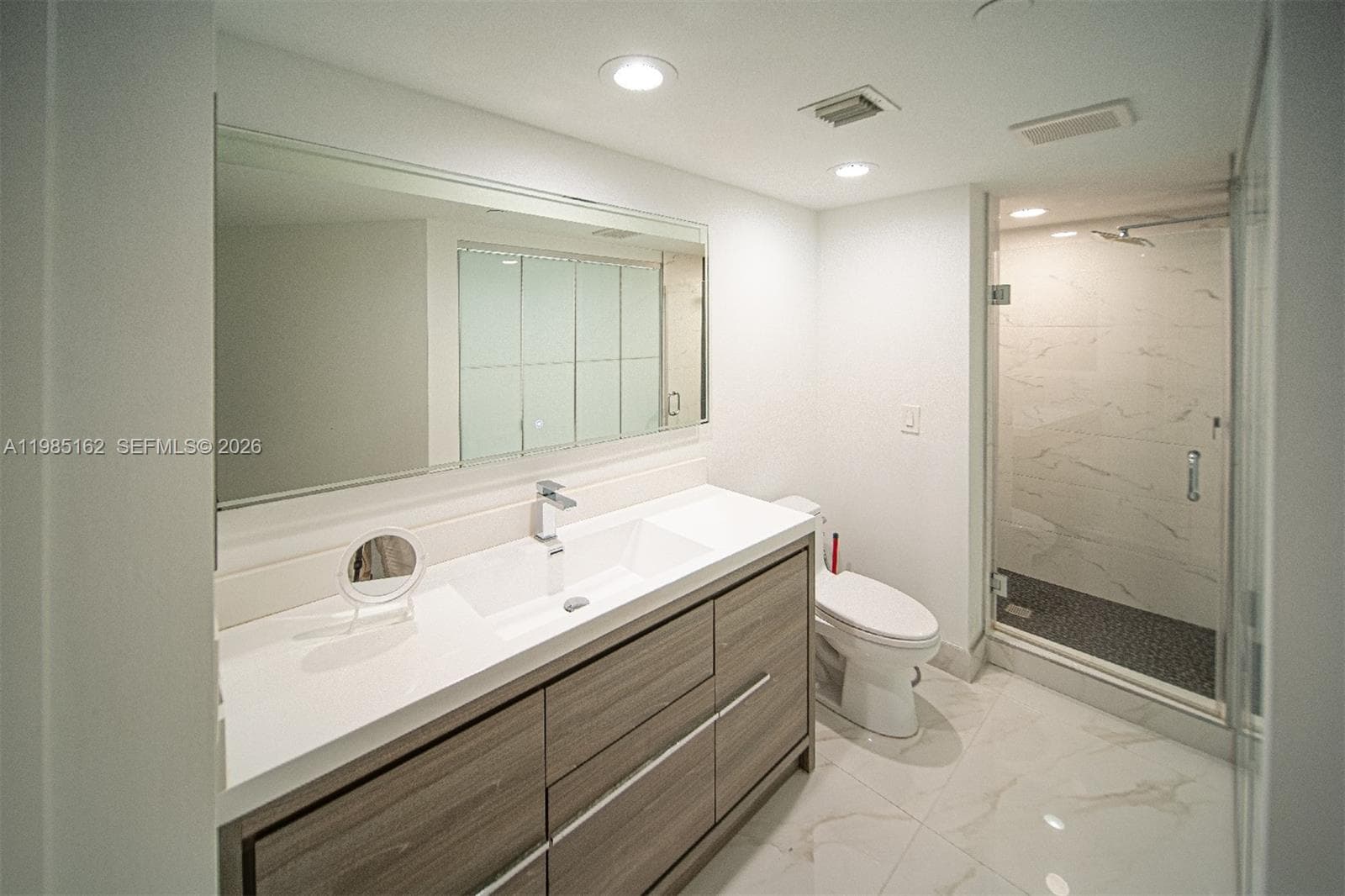 16445 Collins Ave 425 photo 23
