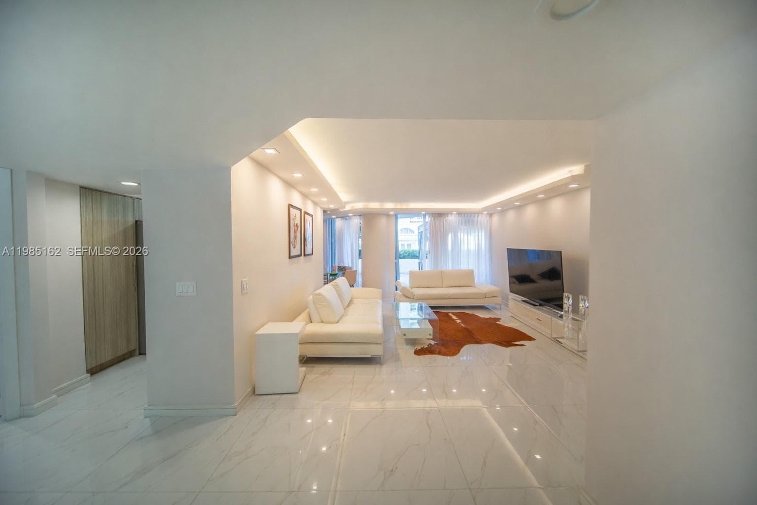 16445 Collins Ave 425 photo 4