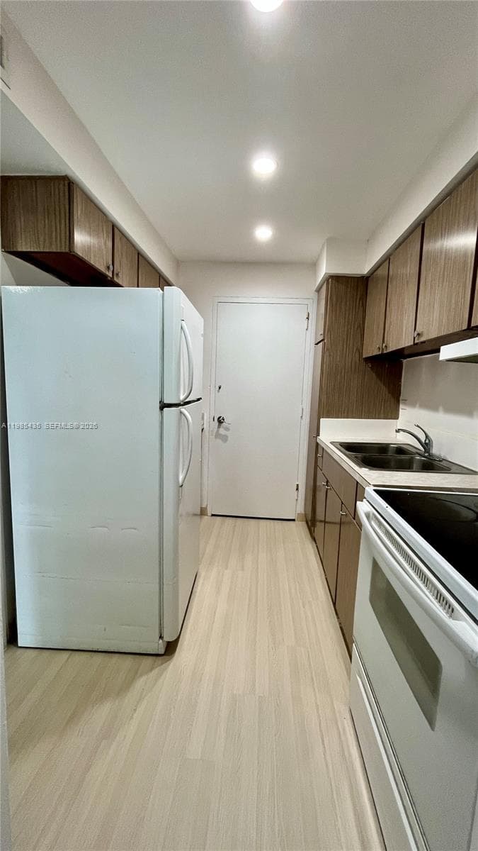 1408 Brickell Bay Dr 916 photo 11