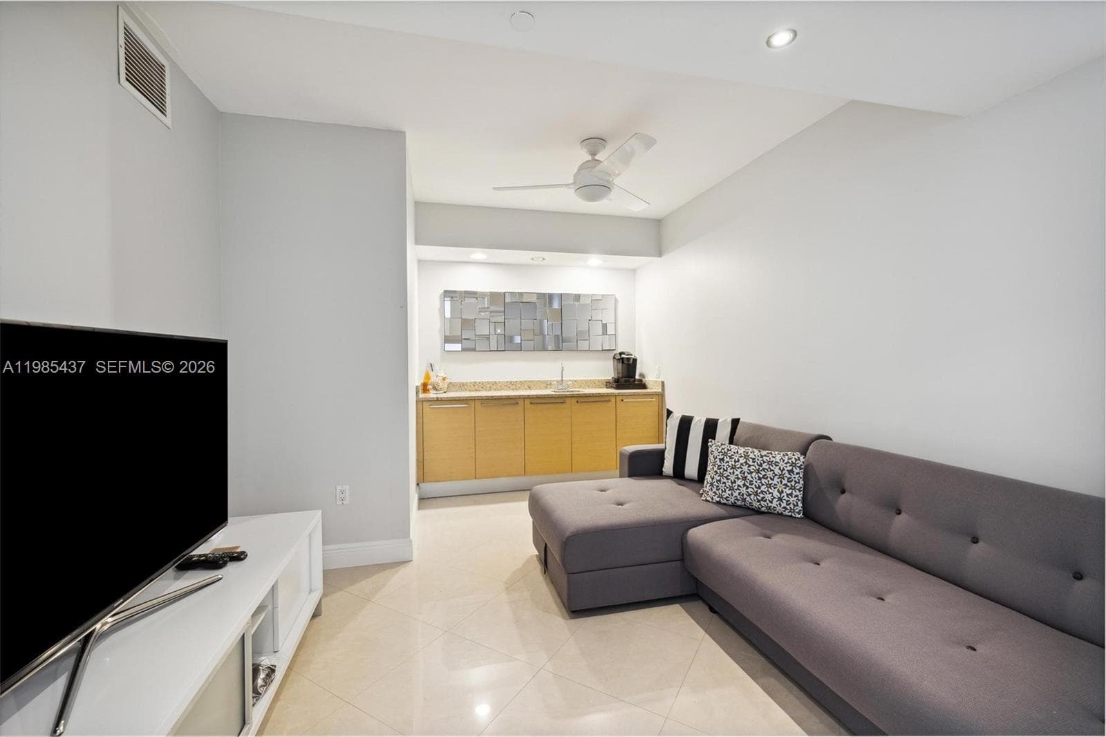 1830 S Ocean Dr 2703 photo 23