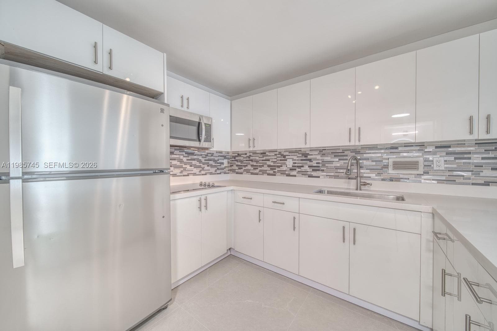 2301 Collins Ave 311 photo 13