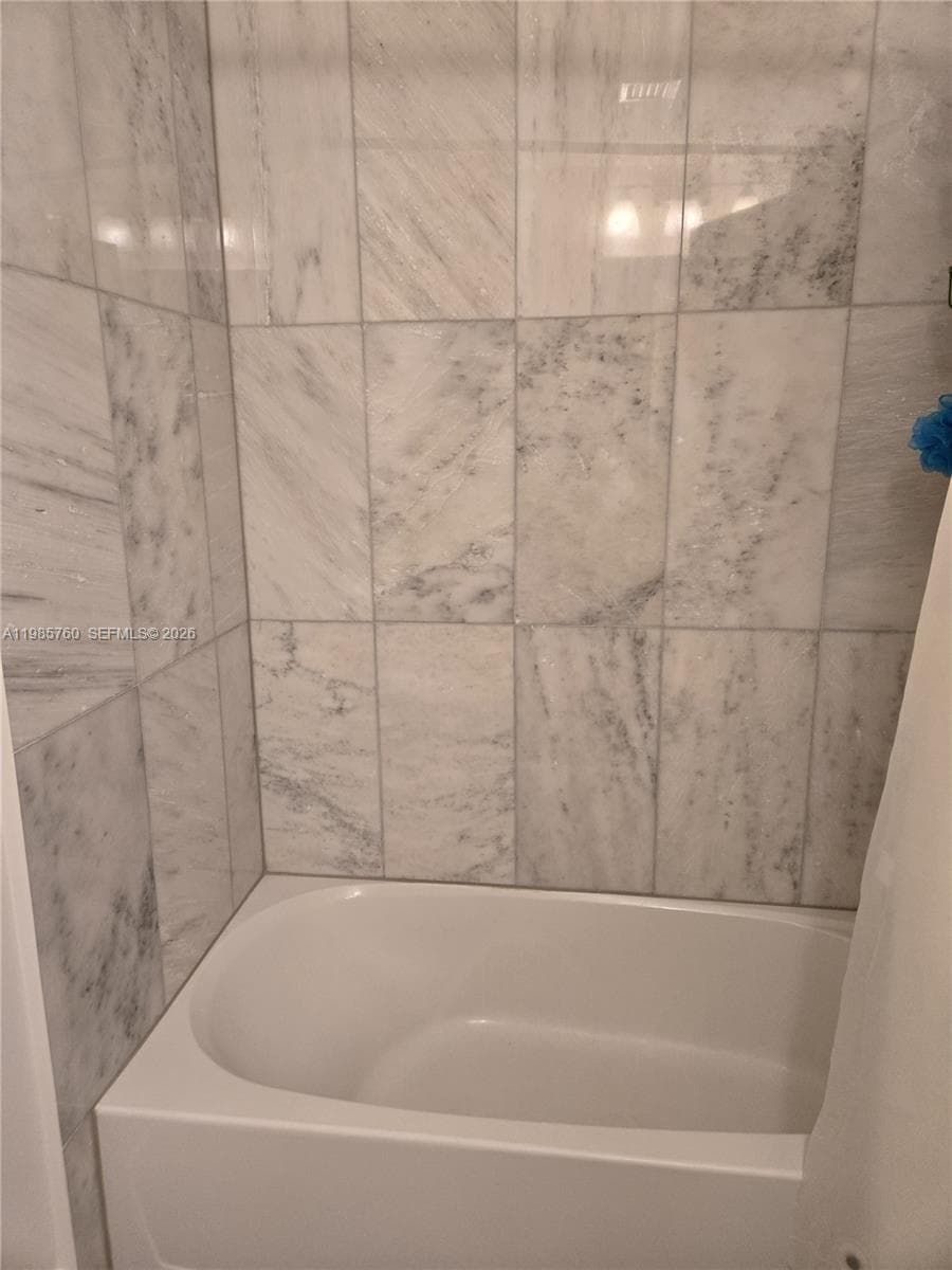 3340 NE 190th St 606 photo 21