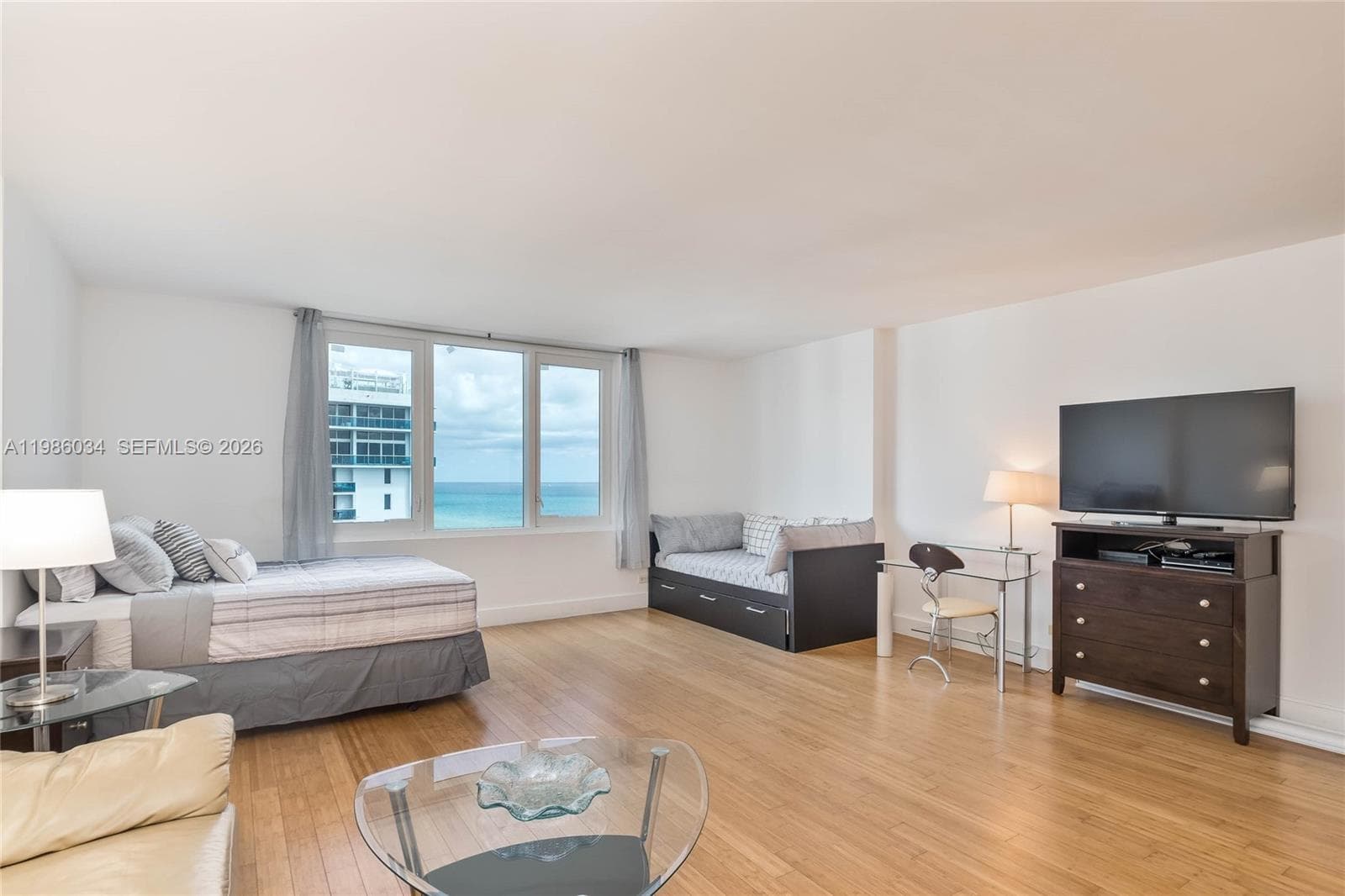 2301 Collins Ave 1512 photo 3