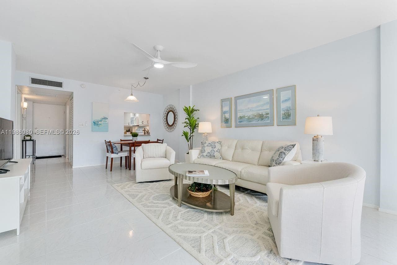 109 Royal Park Dr 2F photo 2