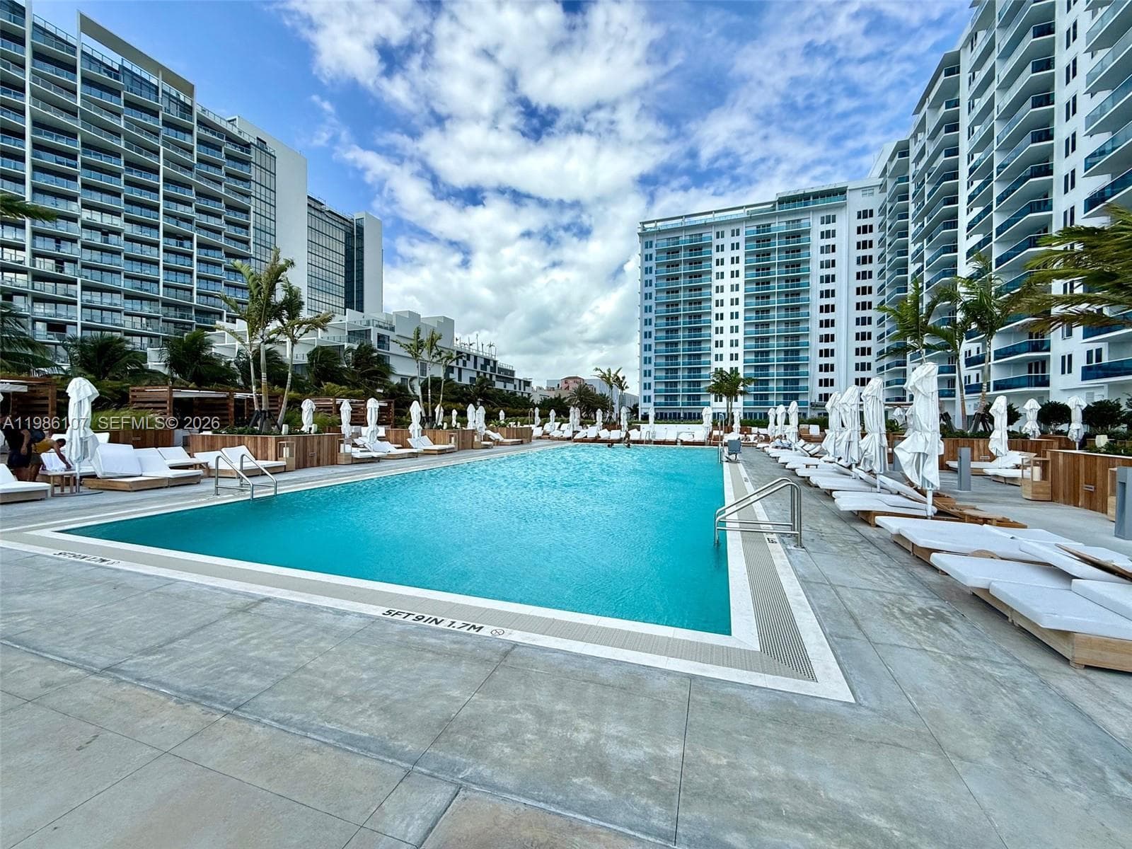 2301 Collins Ave 931 photo 2