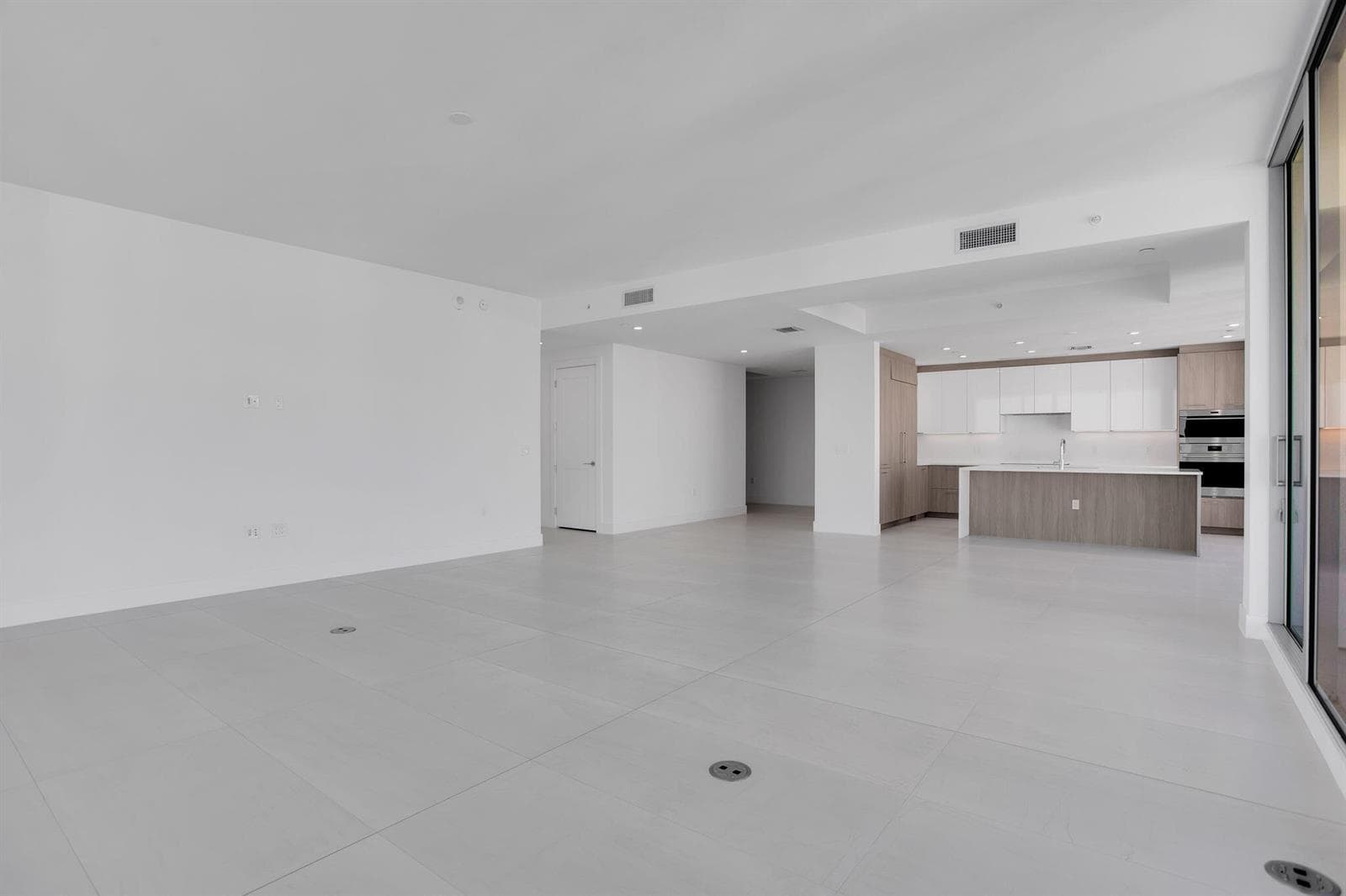 151 N Seabreeze Boulevard 1204 photo 13