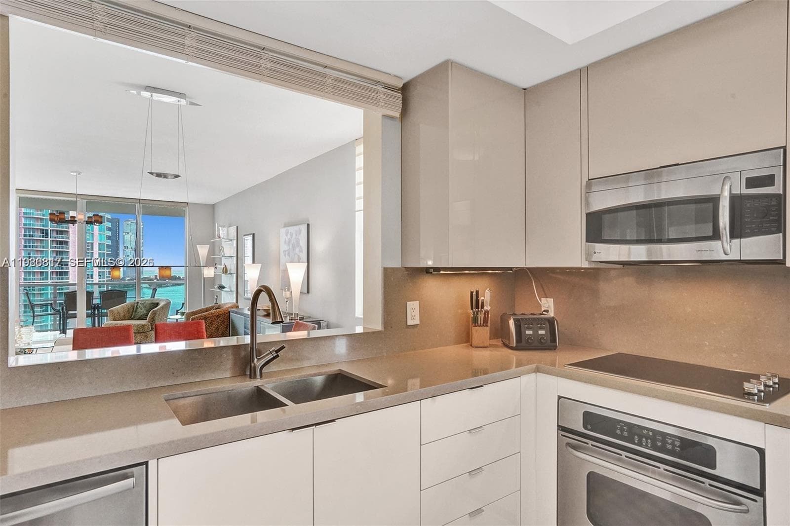 3340 NE 190th St 1409 photo 4