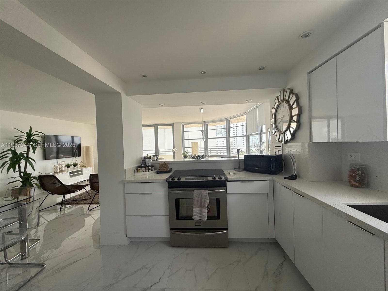 5555 Collins Ave 8R photo 17