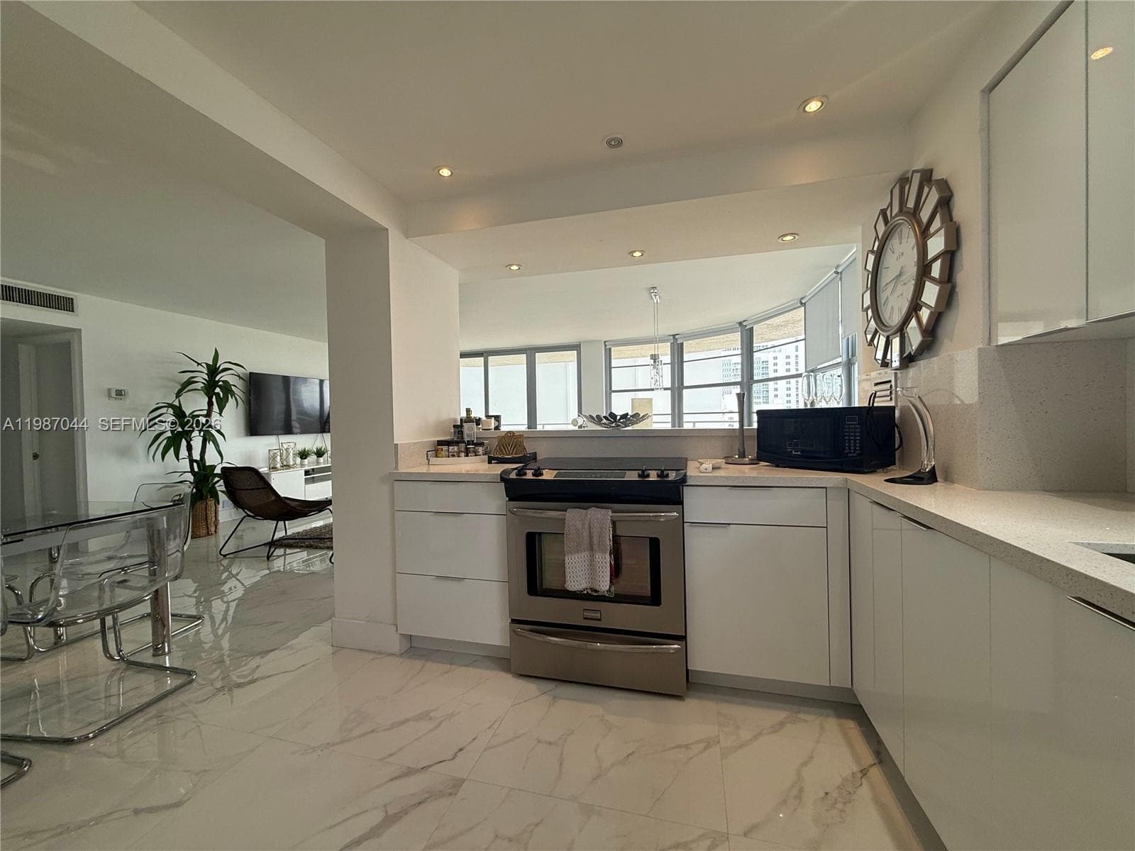 5555 Collins Ave 8R photo 16