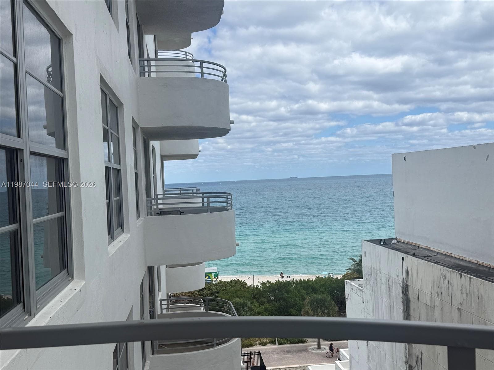 5555 Collins Ave 8R photo 11
