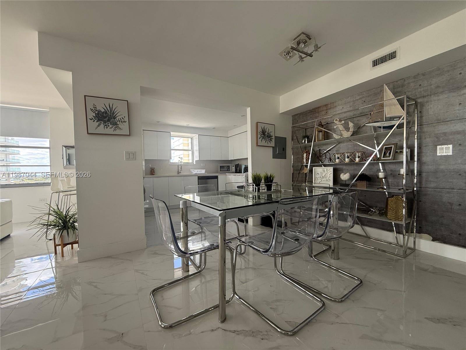 5555 Collins Ave 8R photo 4