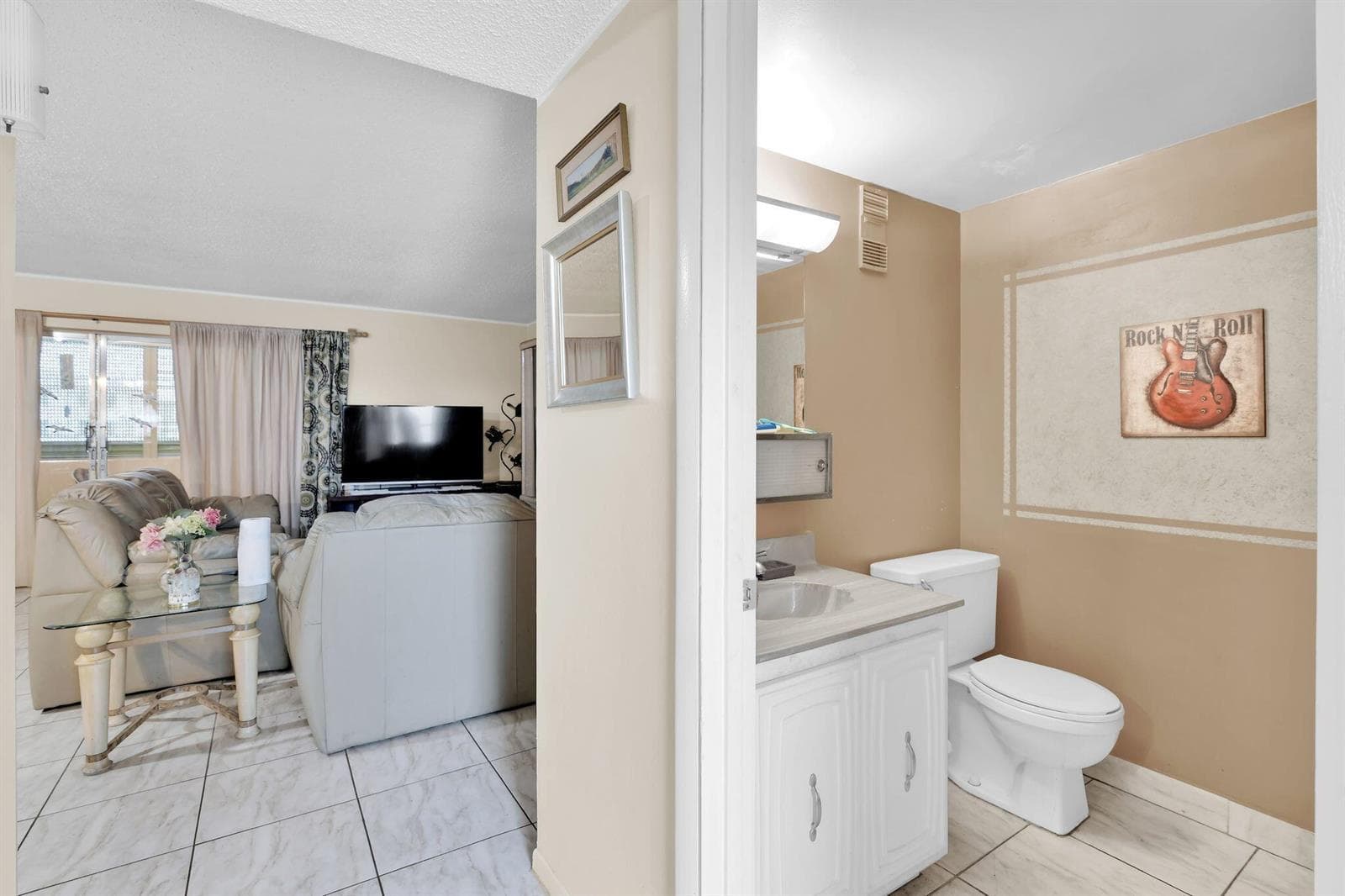 711 Lori Drive 204 photo 8