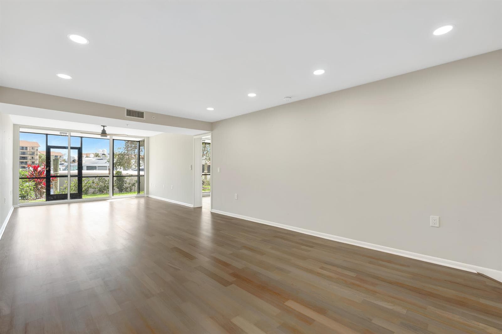 2501 Marina Isle Way 104 photo 18