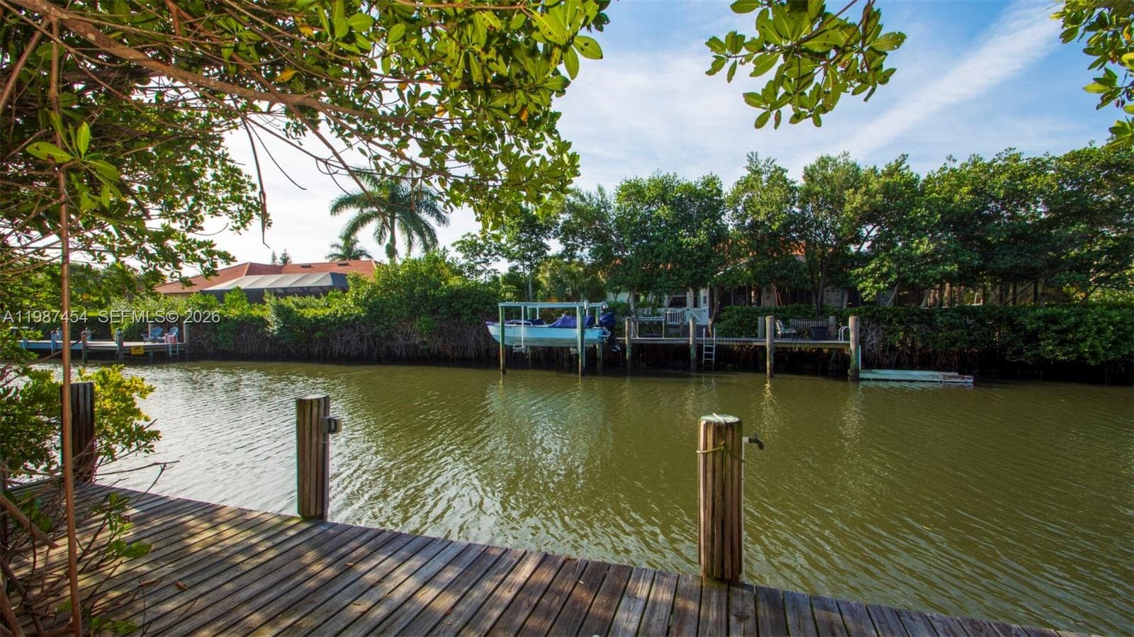 2135 Island Dr photo 1