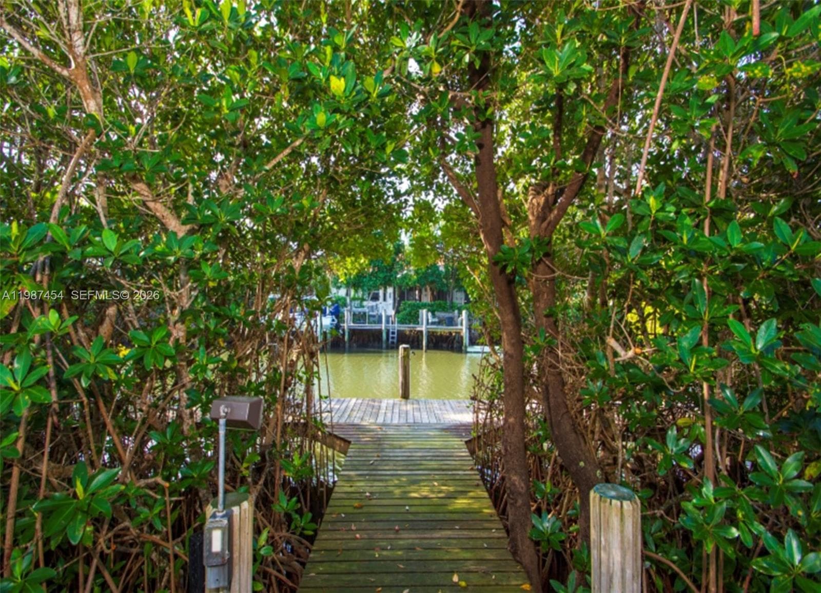 2135 Island Dr photo 24