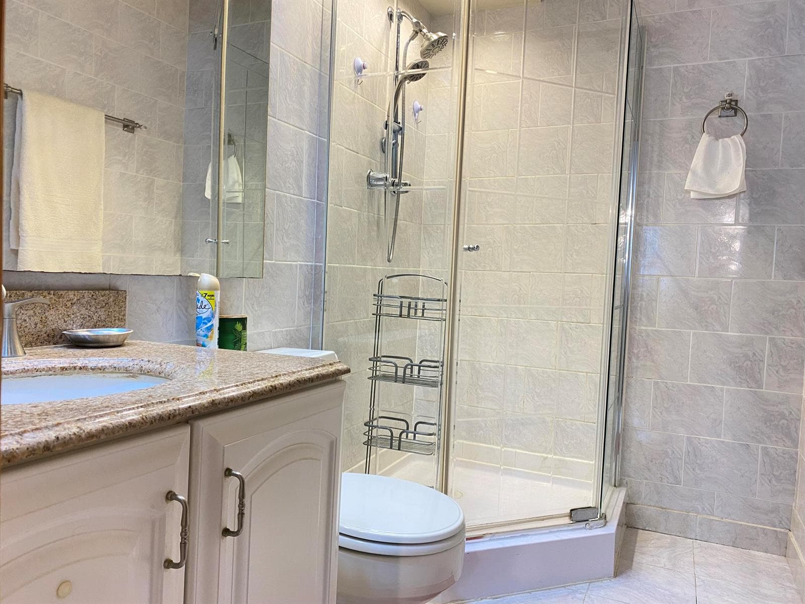 400 Kings Point Drive 1423 photo 14