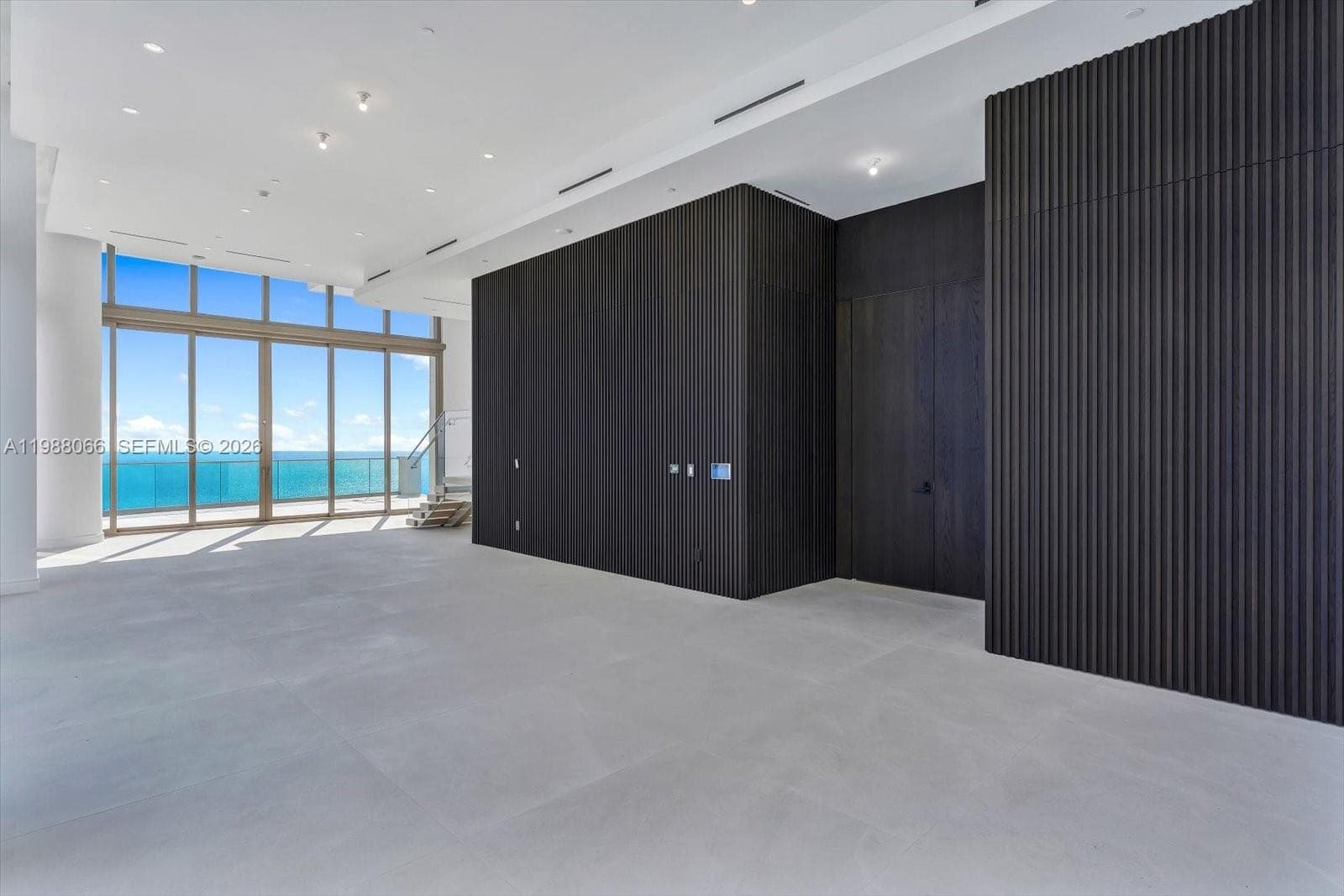 17901 Collins Ave PH-01 photo 3