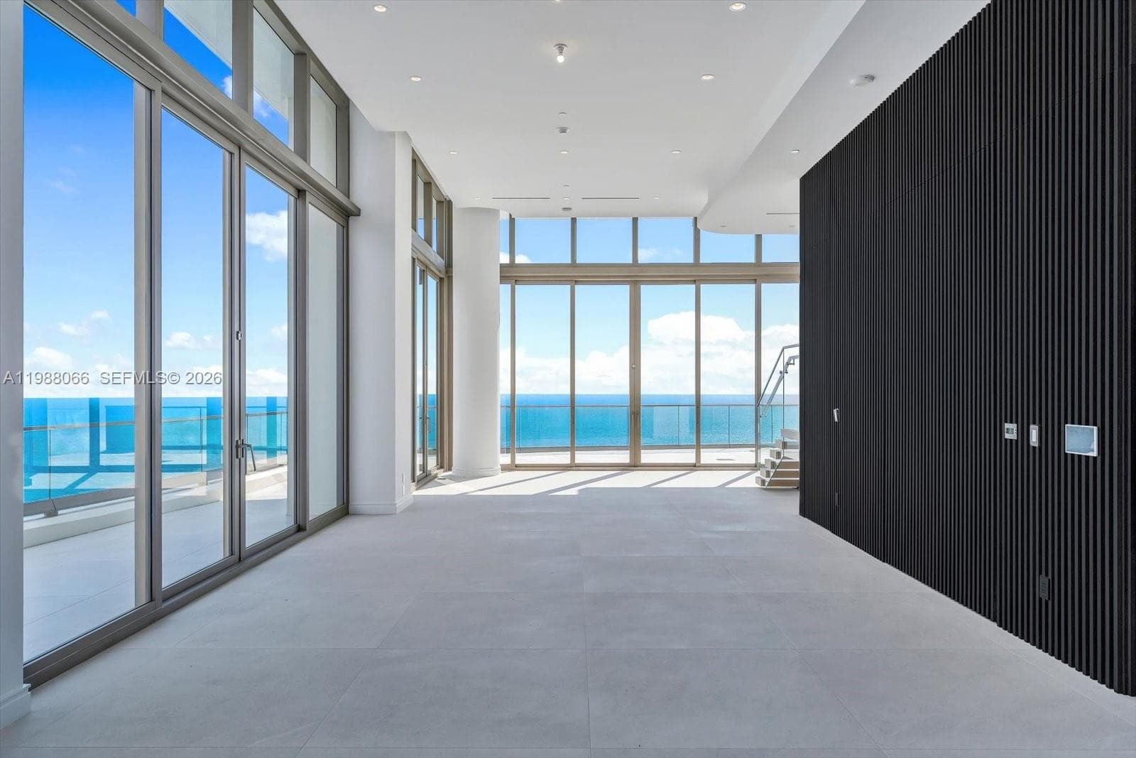 17901 Collins Ave PH-01 photo 1