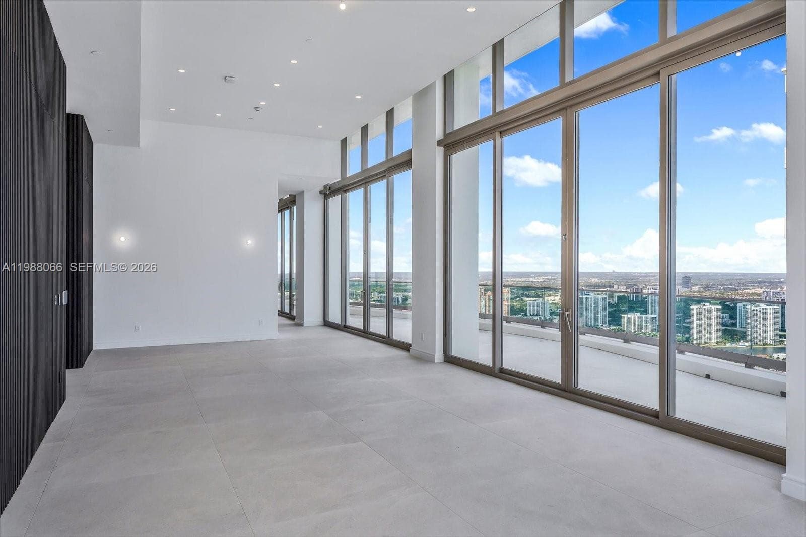 17901 Collins Ave PH-01 photo 4