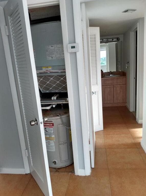 8001 Crespi Boulevard 5c photo 7