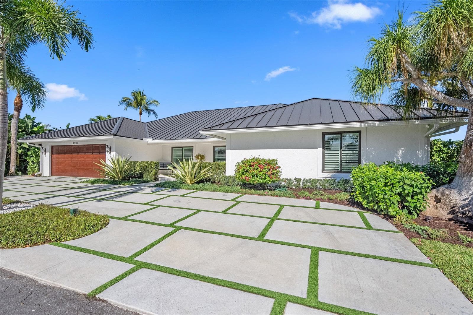 9039 SE Hawksbill Way photo 8