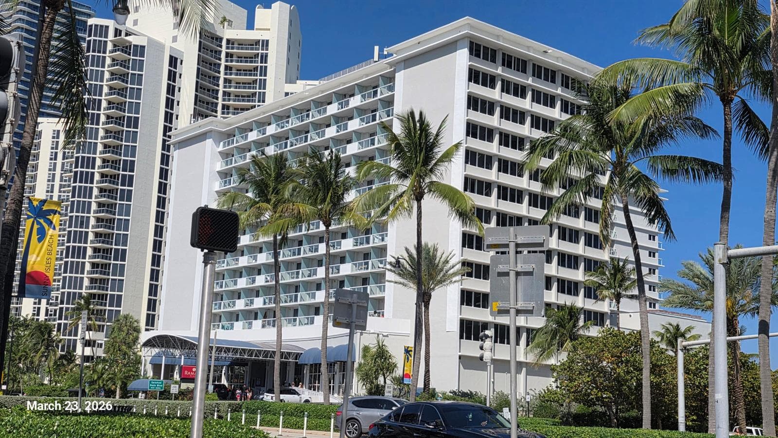 19201 Collins Avenue 105 photo 1