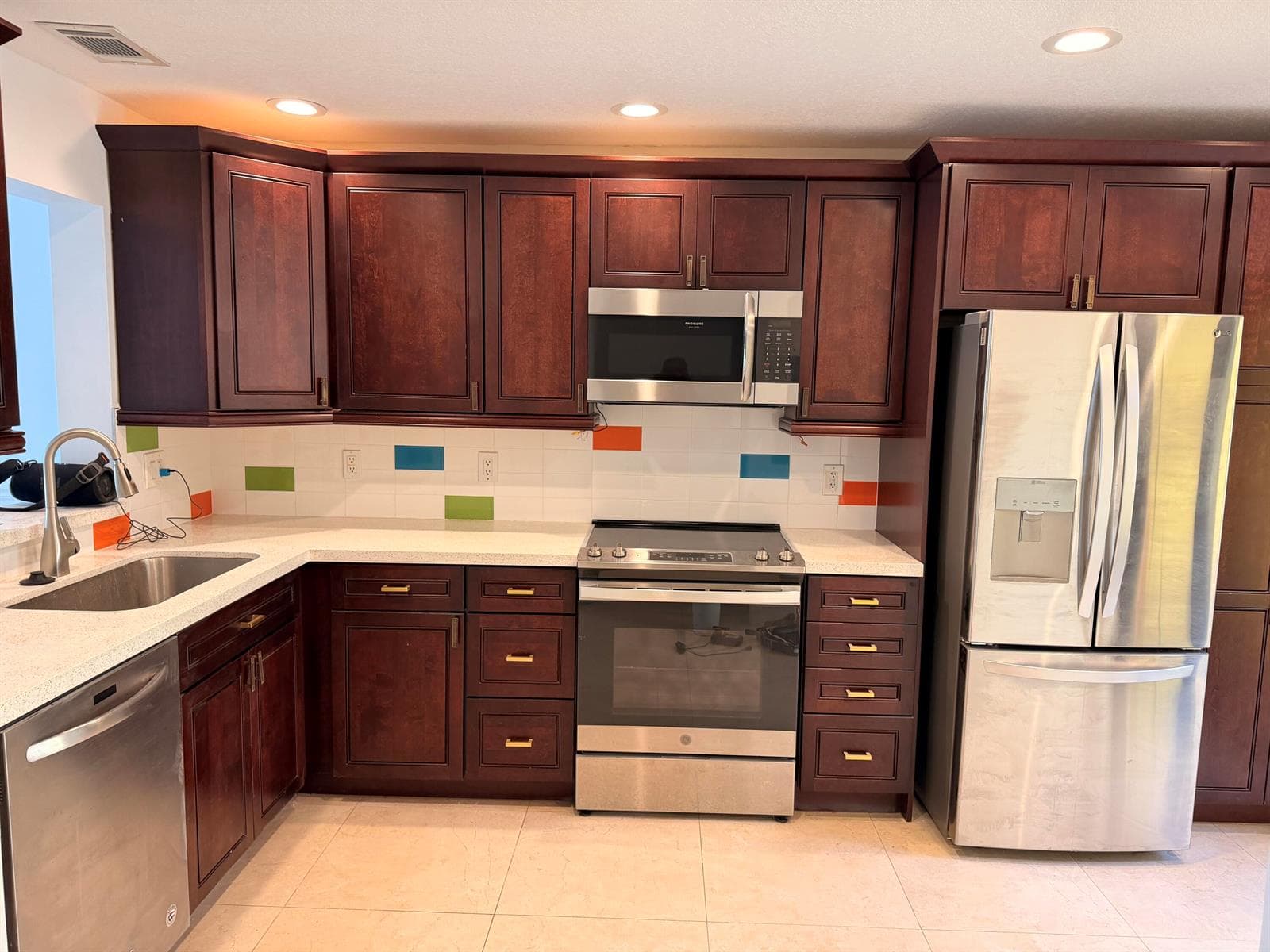 797 S Riverside Drive photo 3