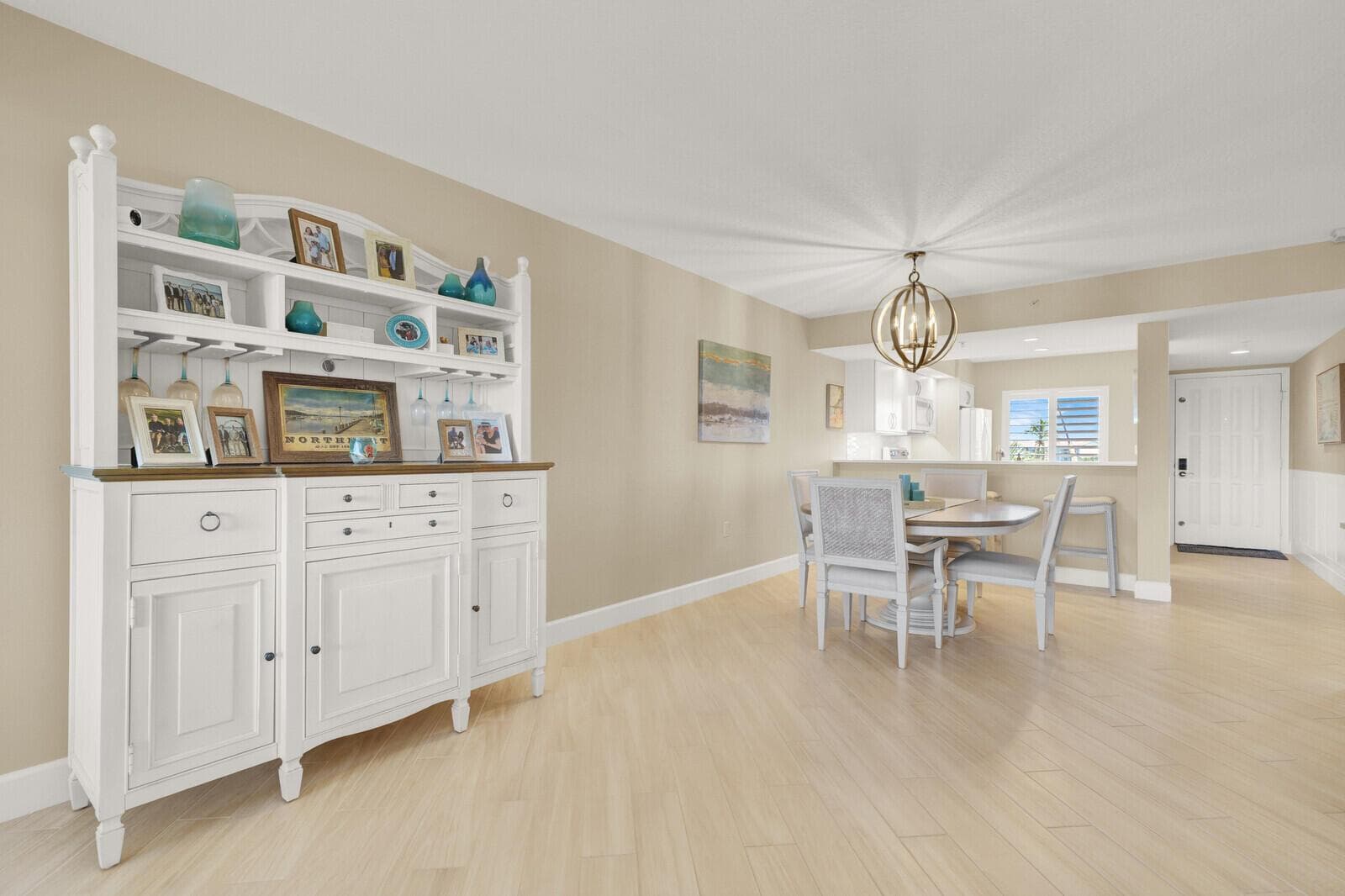 1001 Seafarer Circle 405 photo 12