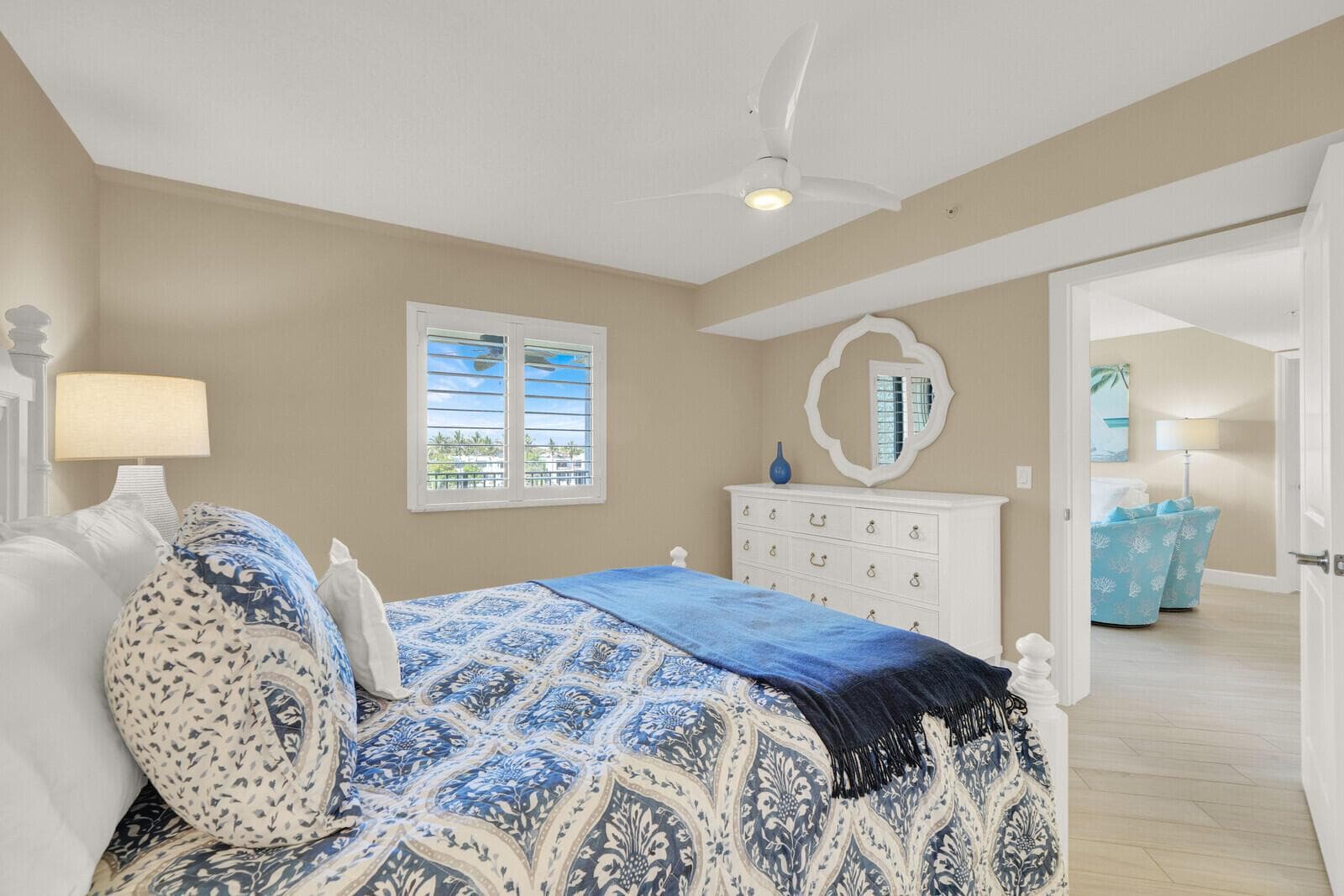 1001 Seafarer Circle 405 photo 22
