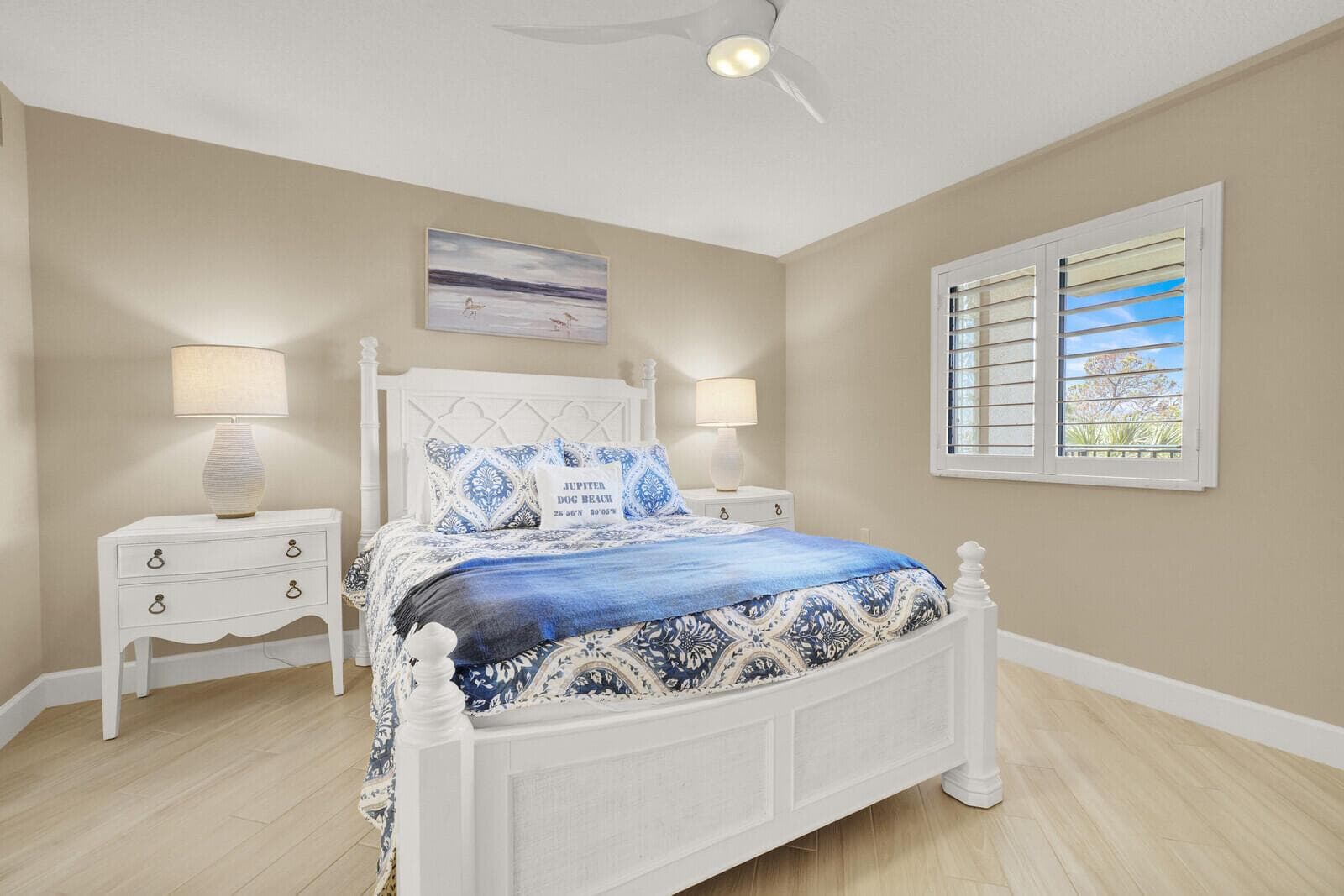 1001 Seafarer Circle 405 photo 20