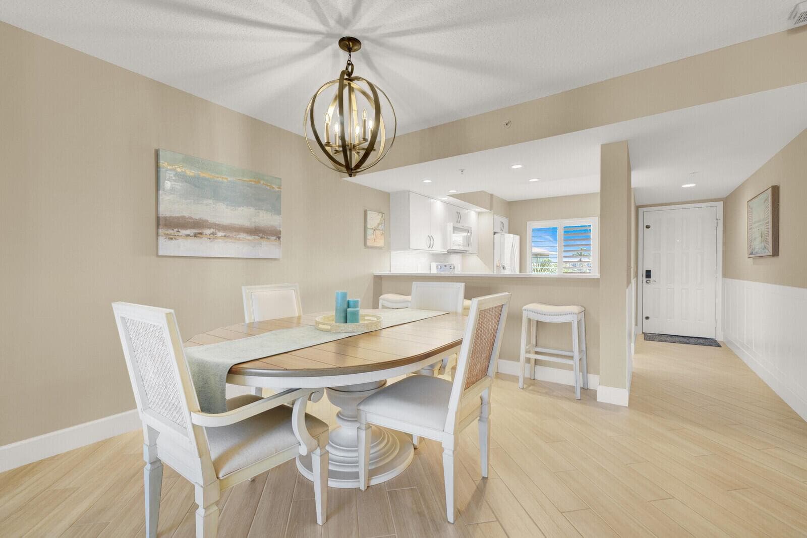 1001 Seafarer Circle 405 photo 9