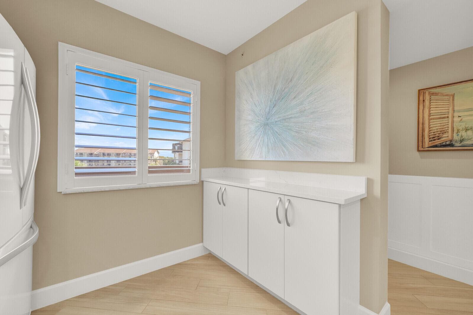 1001 Seafarer Circle 405 photo 4