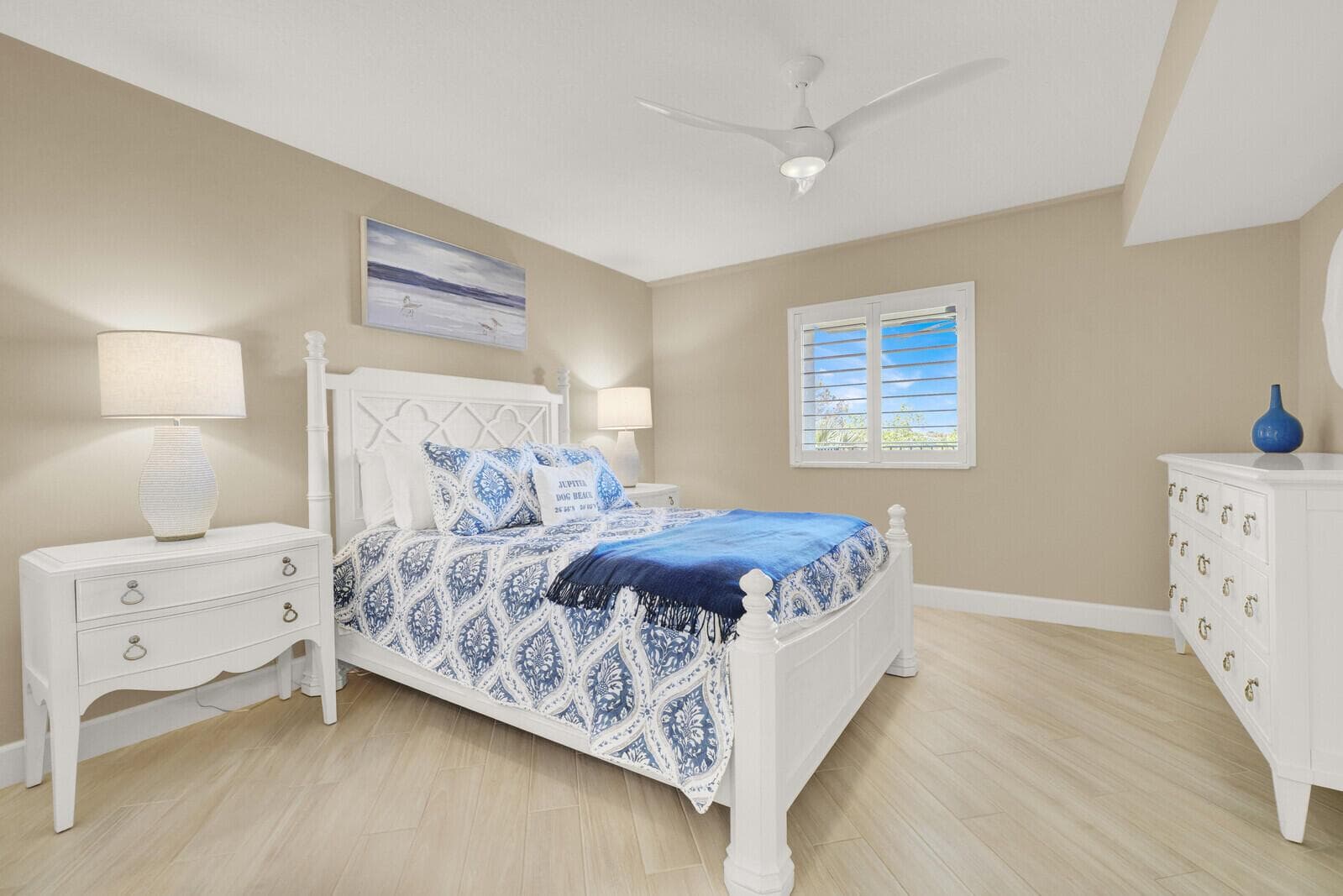 1001 Seafarer Circle 405 photo 21