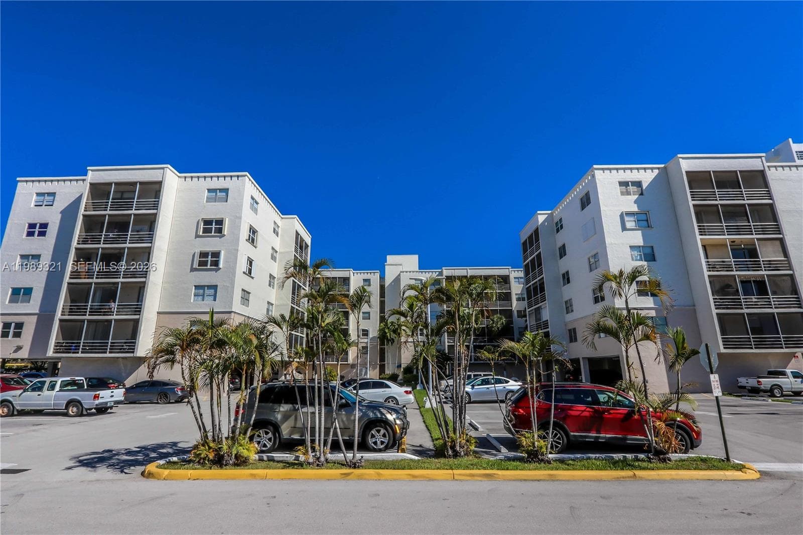 2821 N Miami Beach Blvd 2K photo 4