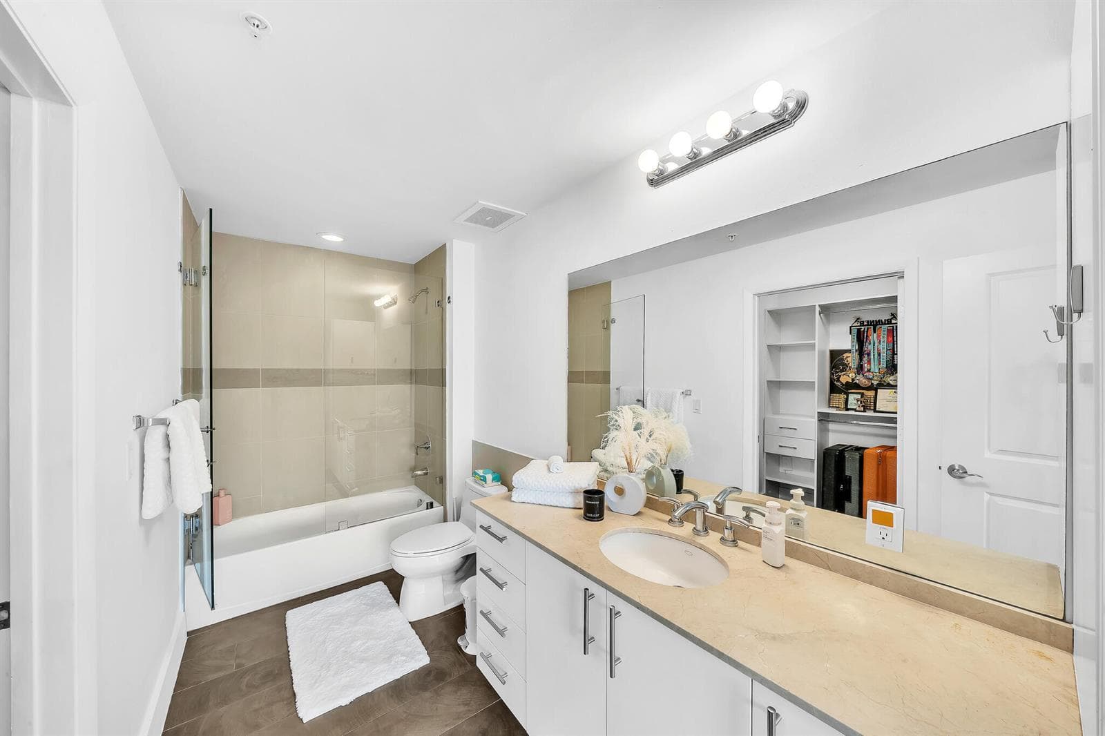 1945 S Ocean Drive 1803 photo 23