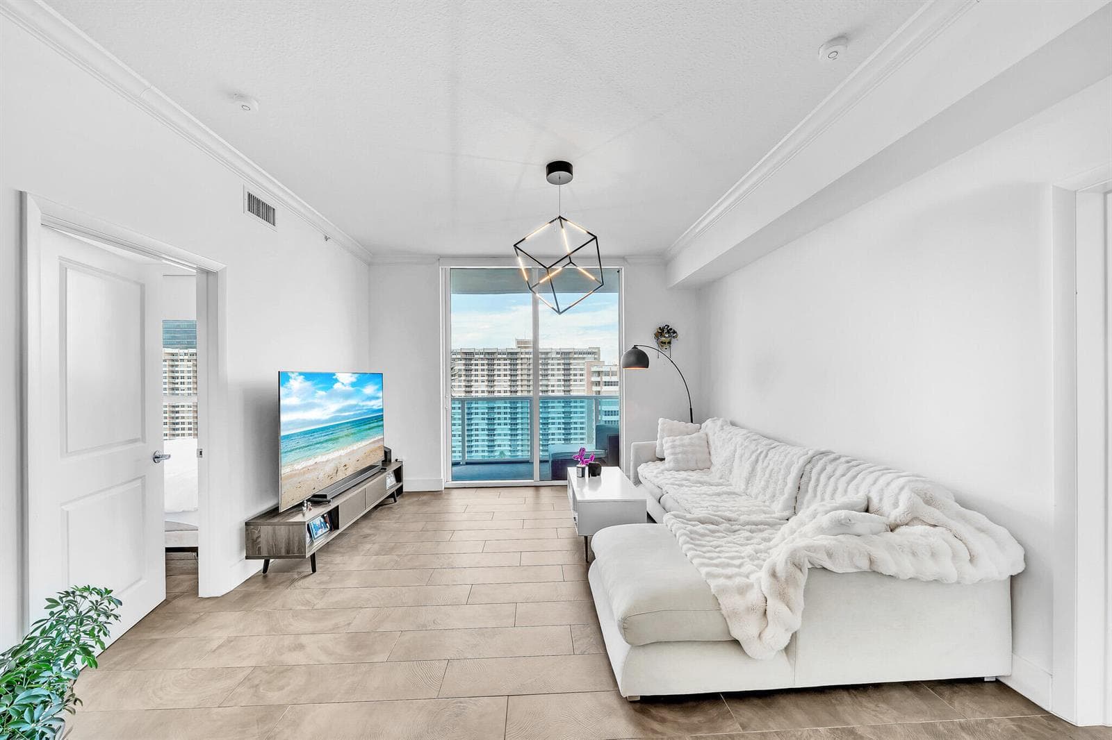 1945 S Ocean Drive 1803 photo 6