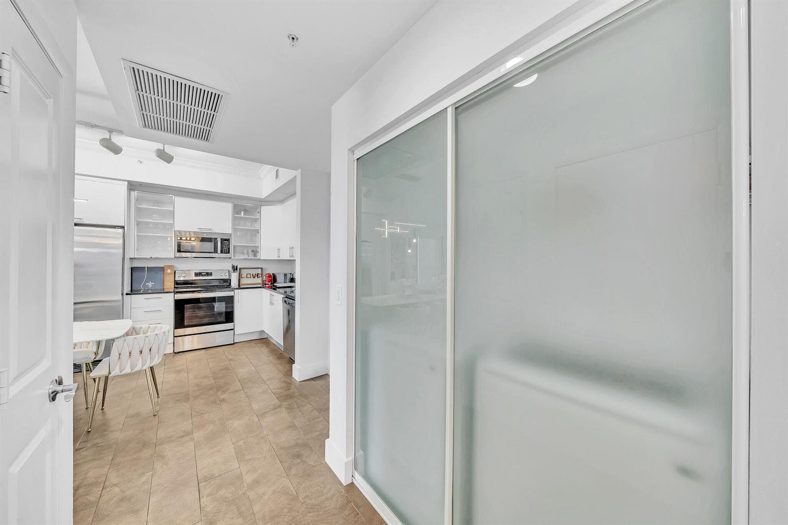 1945 S Ocean Drive 1803 photo 9