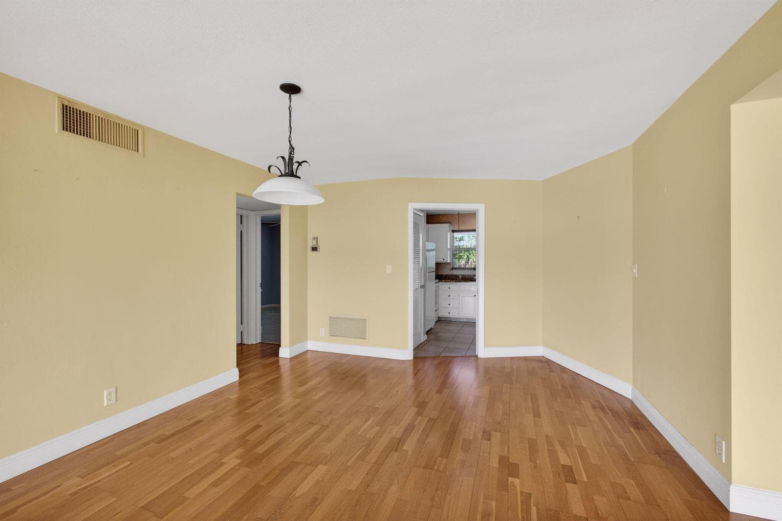 478 Tequesta Drive 205 photo 6