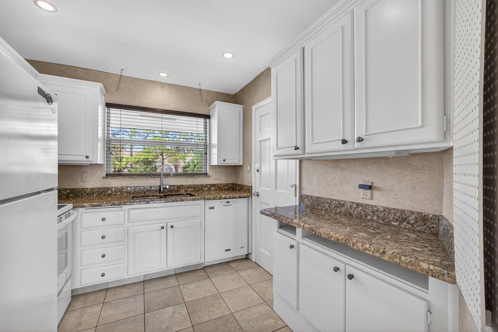 478 Tequesta Drive 205 photo 8