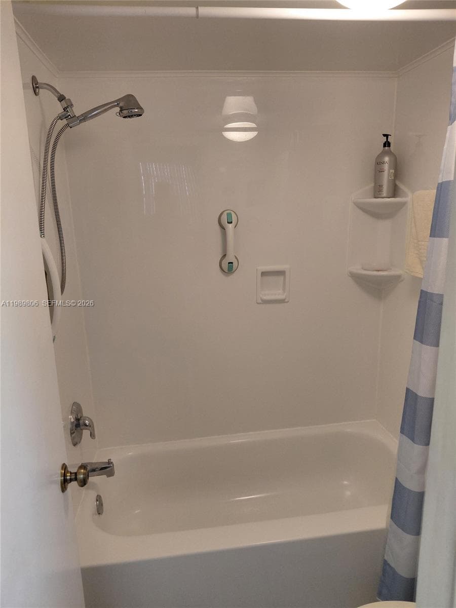 3113 S Ocean Dr 504 photo 17