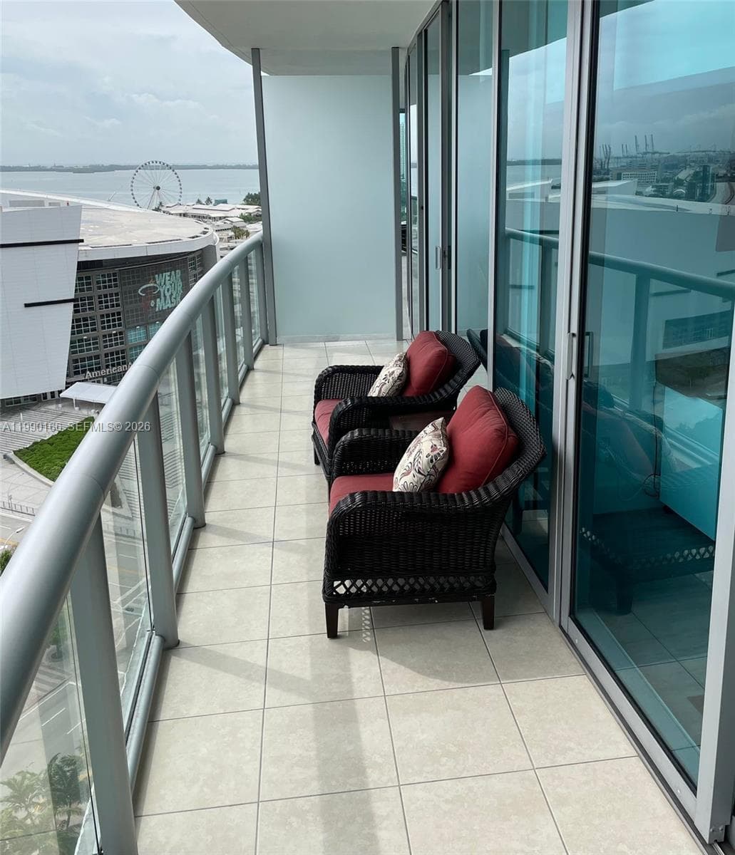 888 Biscayne Blvd 1810 photo 24