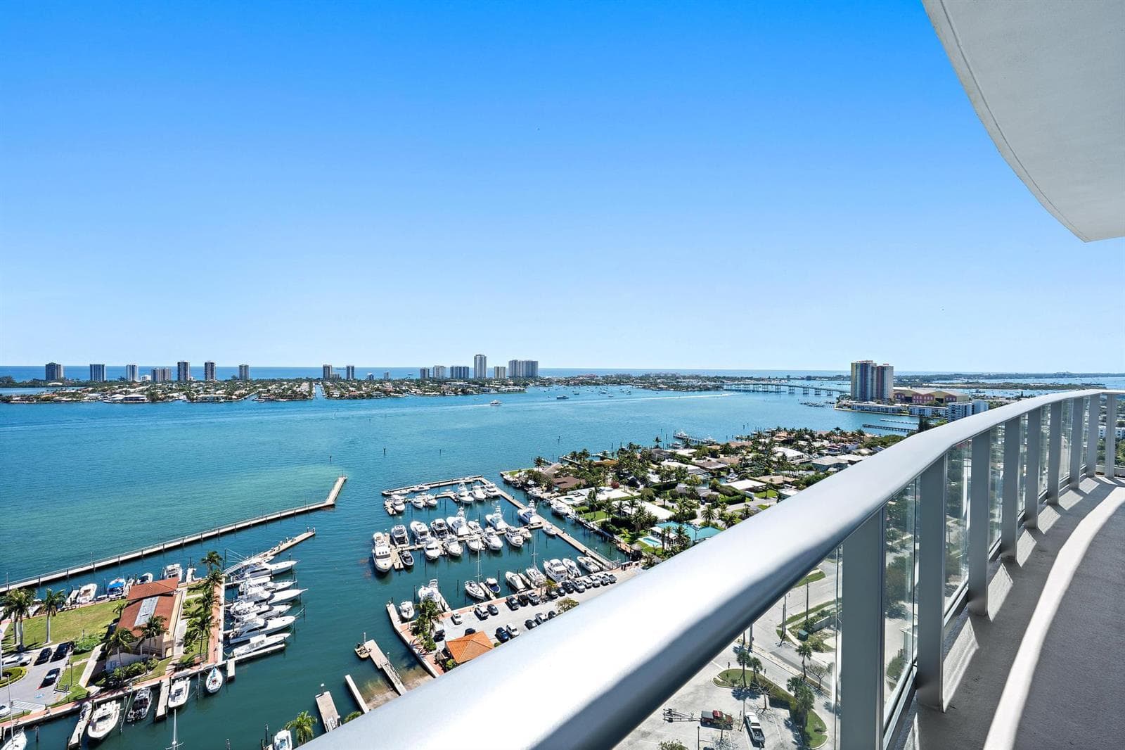 220 Lake Shore Drive 2212 photo 4