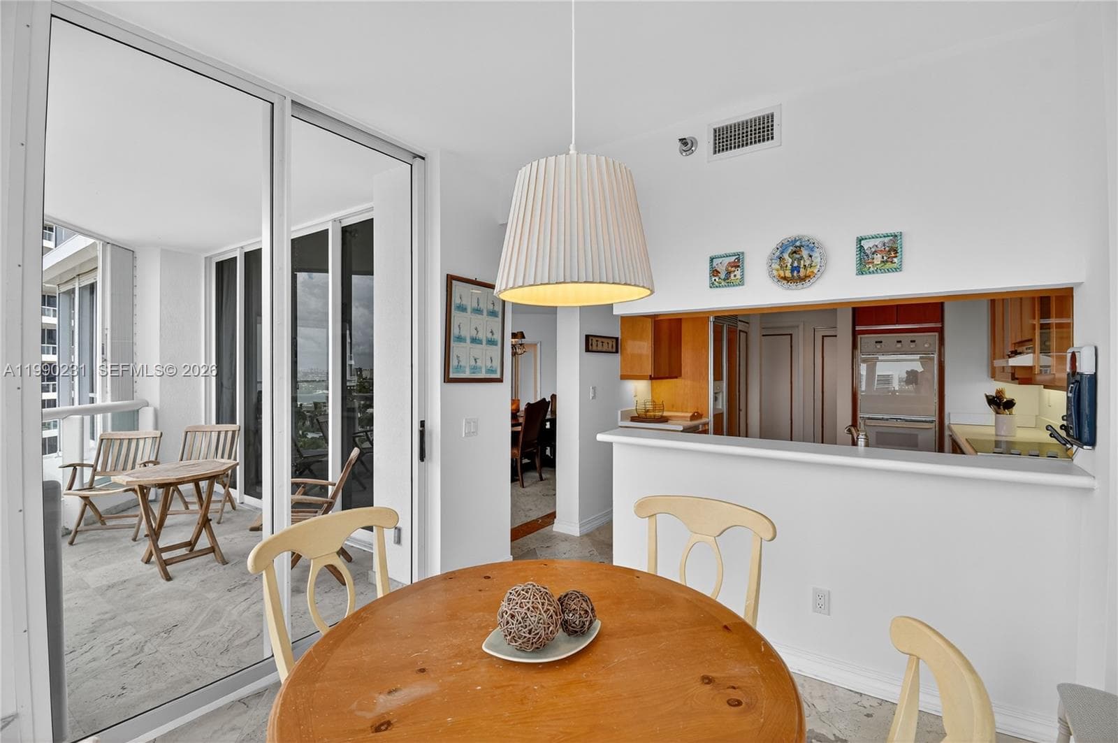 21150 Point Pl 1505 photo 15